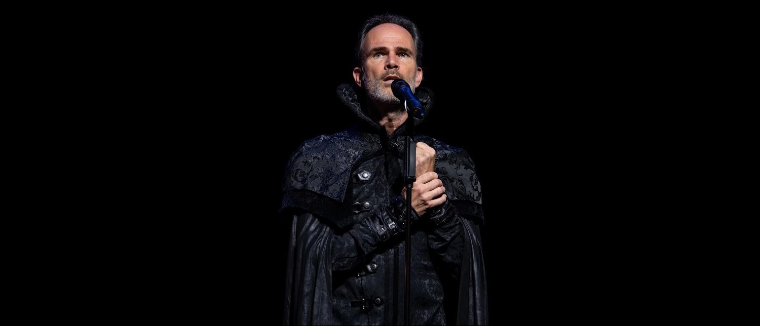 Thomas Borchert Vampir am Klavier 1500x644 © musical_traeume